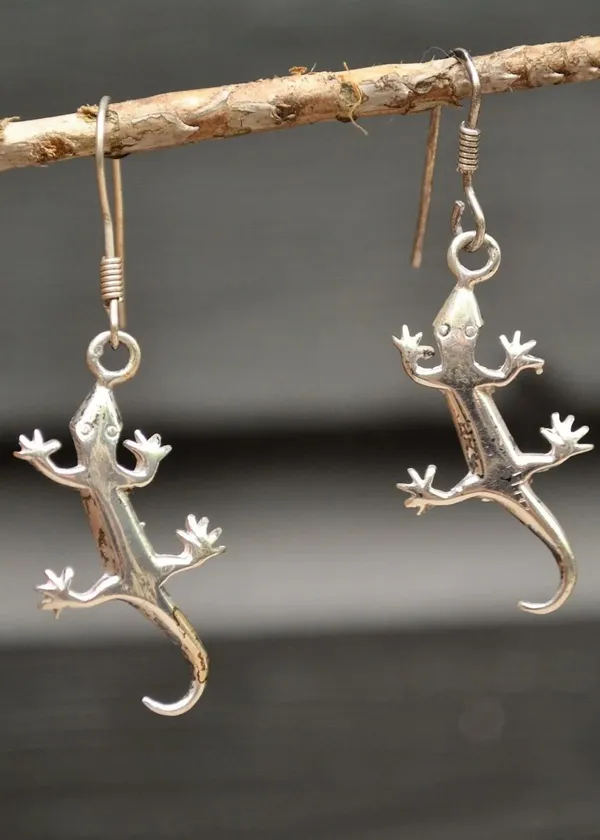 From Dreamscapes to Fashion: Fascinating Lizard Earrings That Will Unleash Your Inner Enchantress