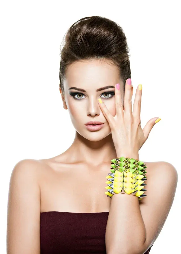 Nail It Like a Pro: The Ultimate Guide to Achieving Salon-Worthy Short Nail Polish Perfection!