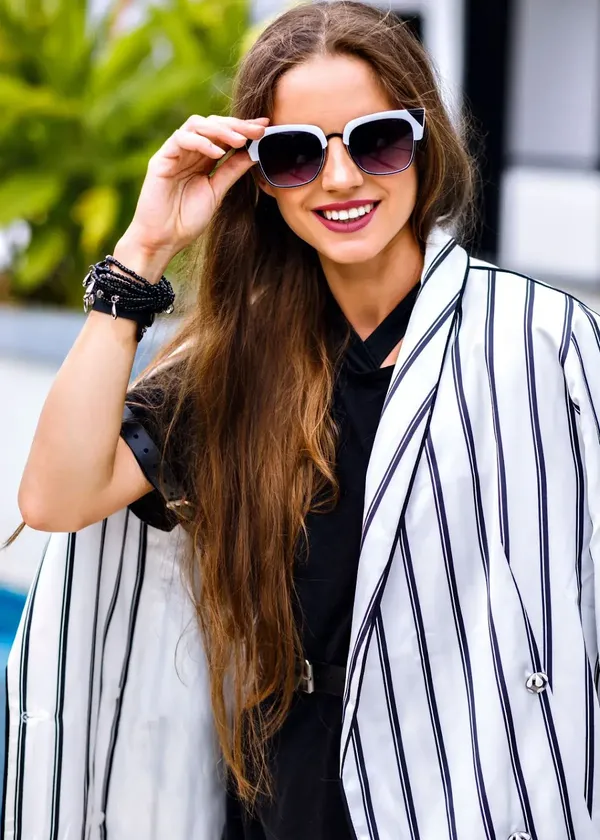 From Runway to Real Life: Popular Sunglasses For Women To Steal the Spotlight and Turn Heads