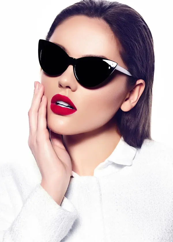 Cat-Eye Sunglasses: The Secret to Instantly Upgrading Your Summer Style Game!
