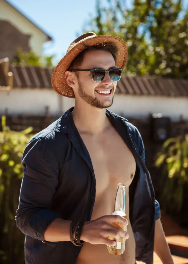 Unmasking the Mystery: Essential Features of the Coolest Men's Sunglasses!