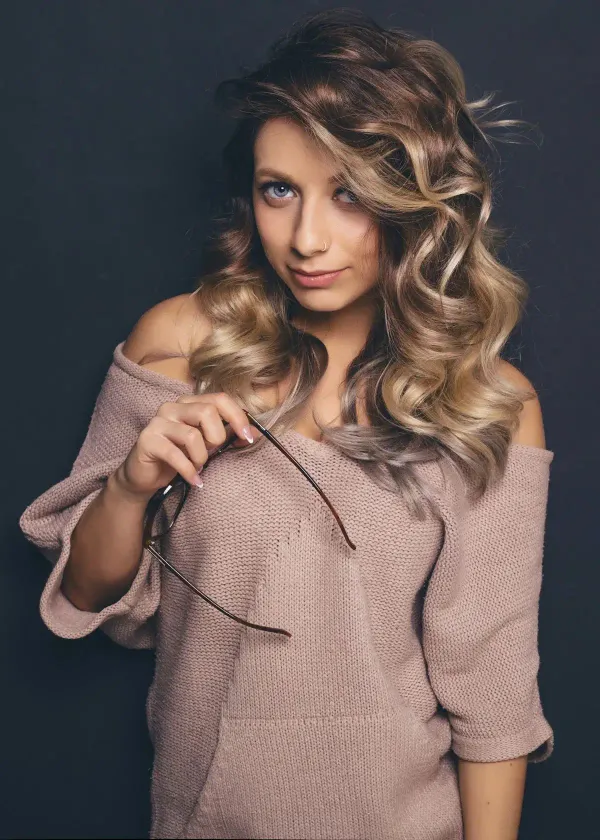 Curly, Straight, or In-Between: The Truth About Wavy Hair Stylers and Their Universal Charm!