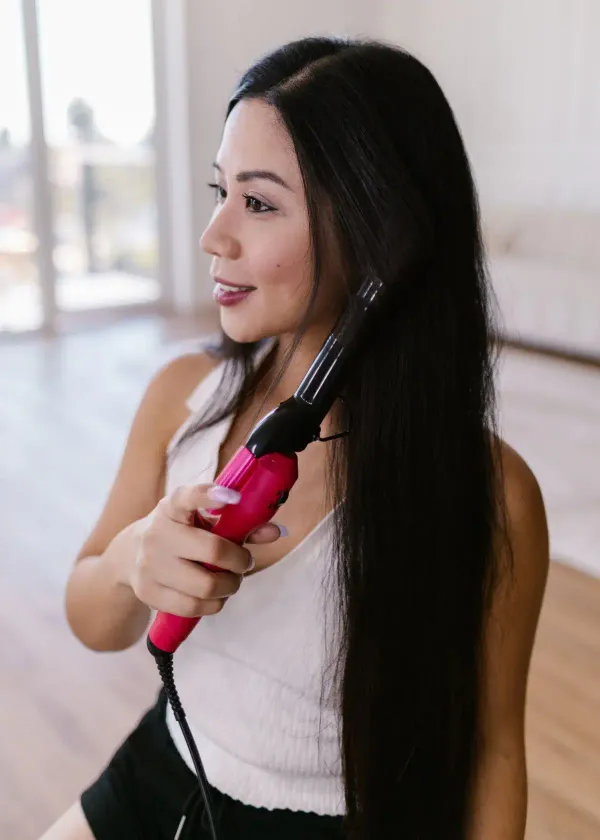 Blowout or Burnout? How to Match Your Heat Settings to Your Hair Type and Achieve Lock Perfection!