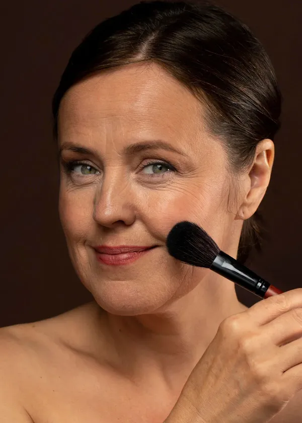 Uncover the Secret to Ageless Beauty: The Best Foundation For Mature Skin To Look Sophisticated